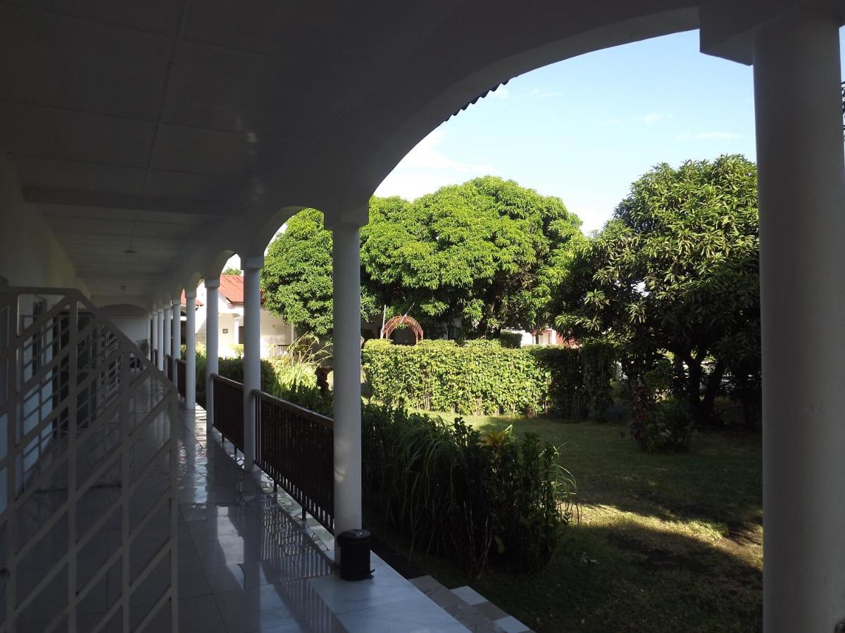 Hotel La Grillade Moroni Exterior photo